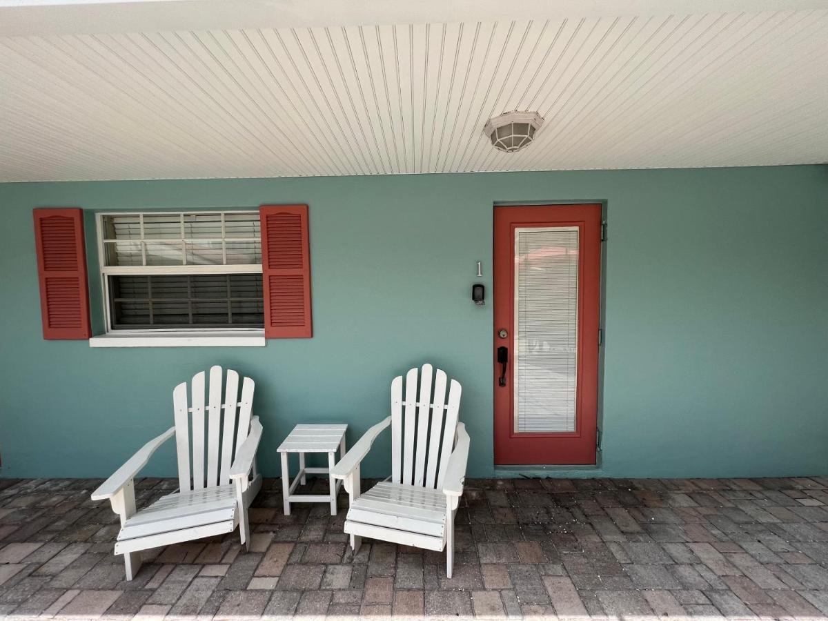 Blue Waters Treasure Island Hotel Exterior foto