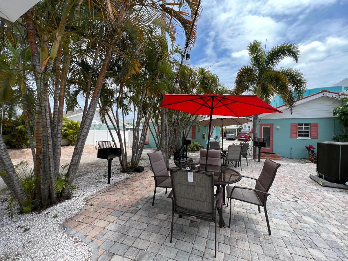 Blue Waters Treasure Island Hotel Exterior foto