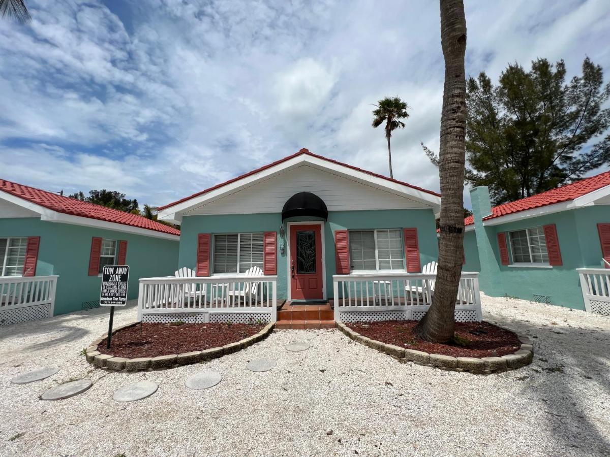 Blue Waters Treasure Island Hotel Exterior foto