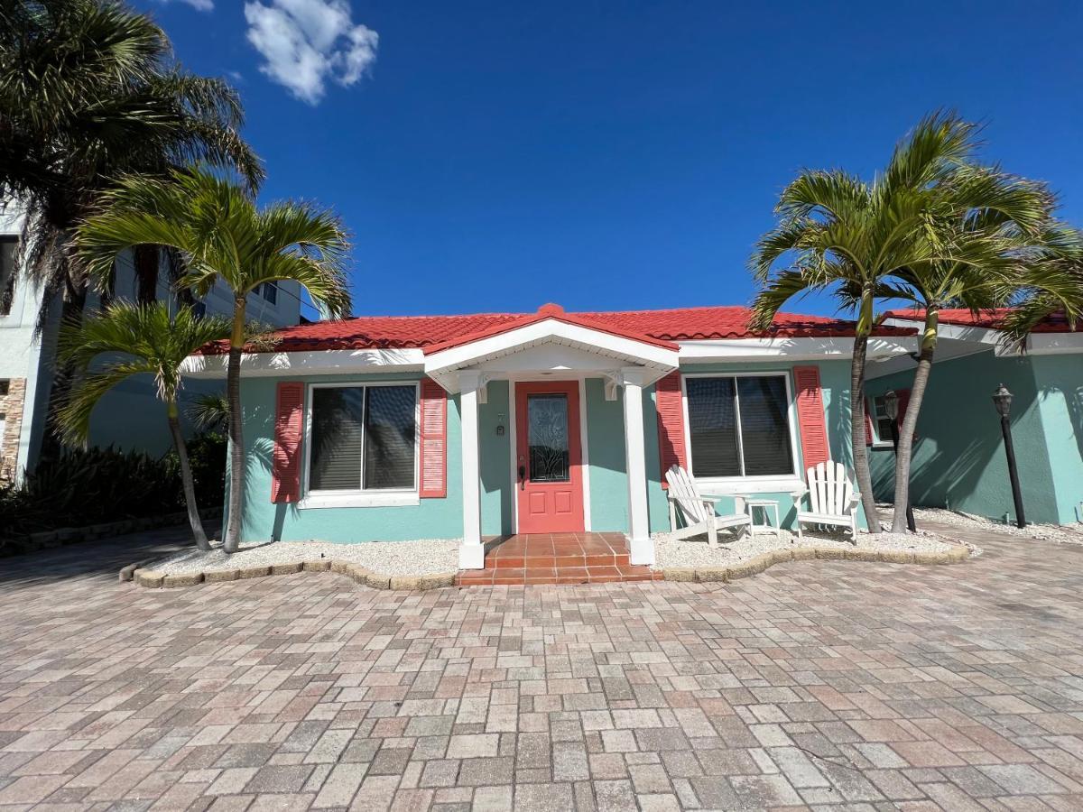 Blue Waters Treasure Island Hotel Exterior foto