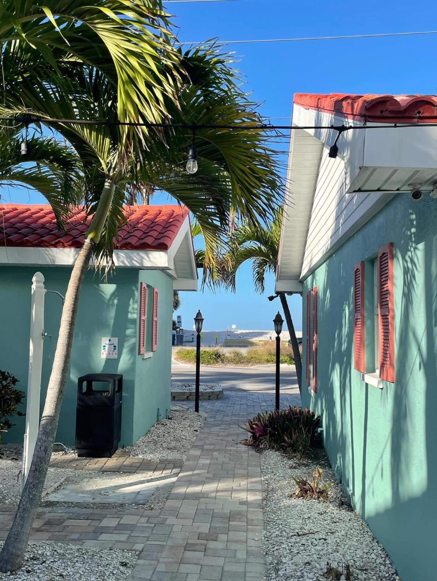 Blue Waters Treasure Island Hotel Exterior foto