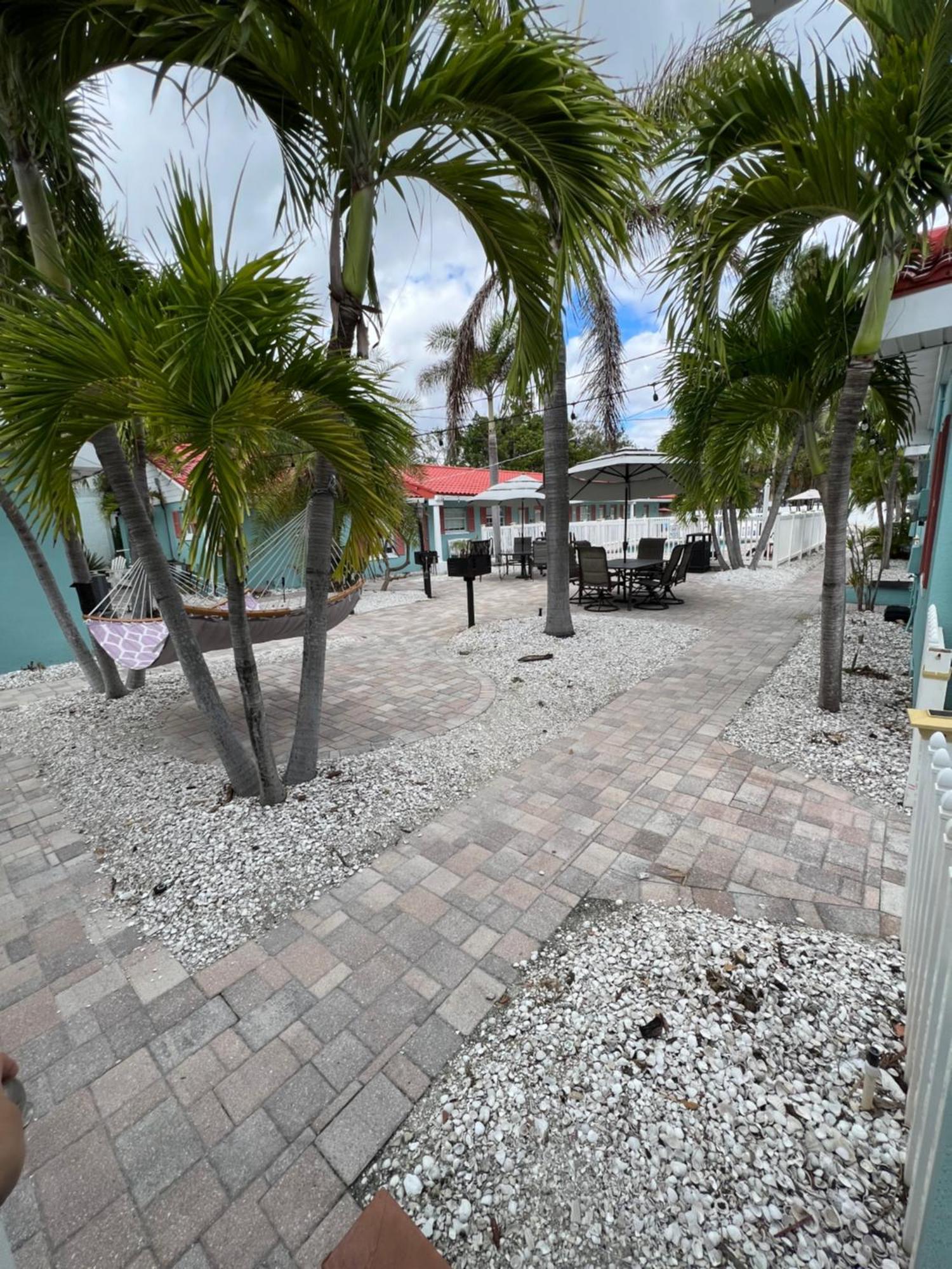 Blue Waters Treasure Island Hotel Exterior foto