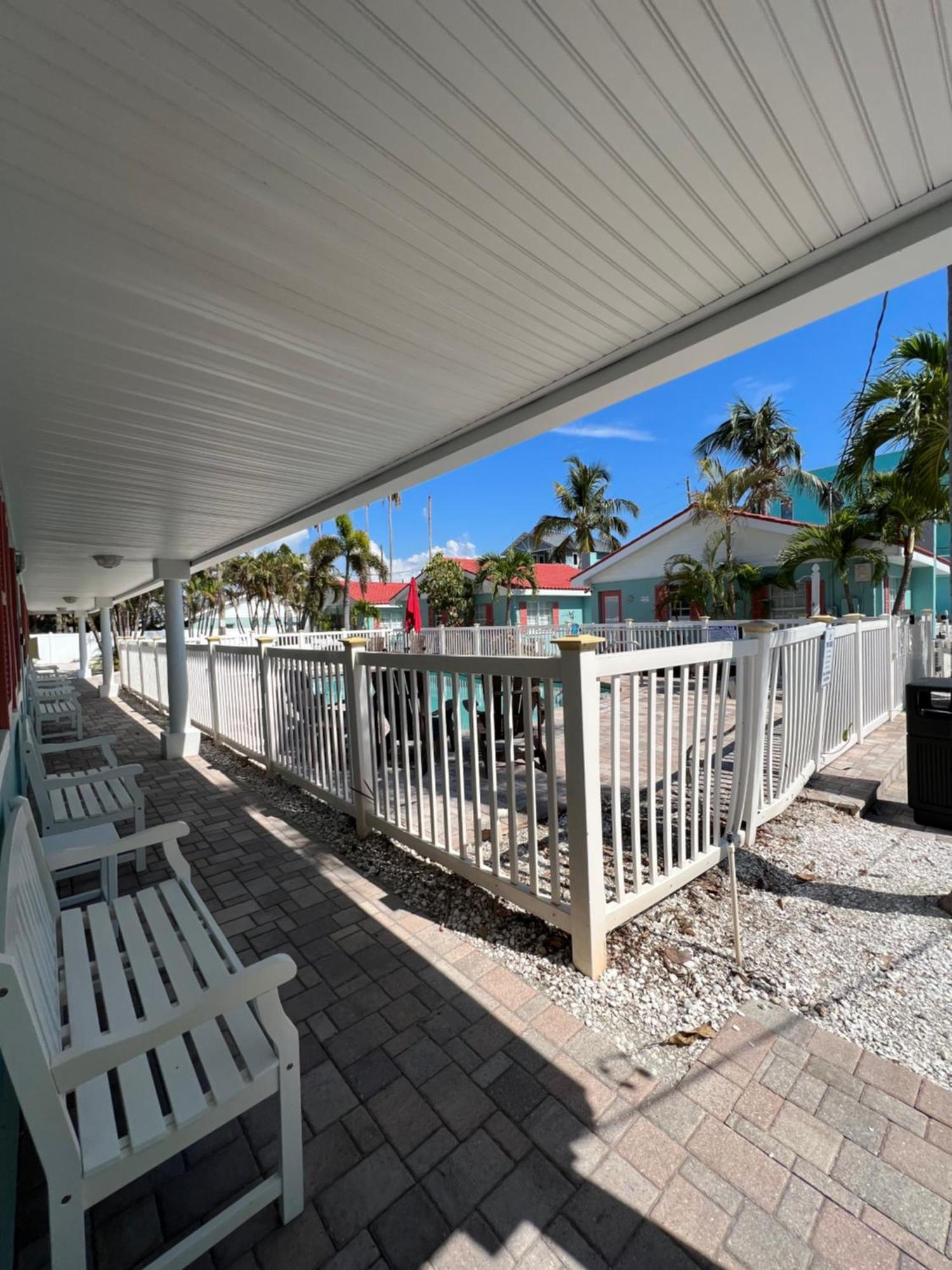 Blue Waters Treasure Island Hotel Exterior foto